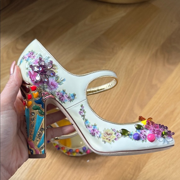 Dolce & Gabbana Patent Leather Crystal Colorful Embellishments D’Orsay Pumps - Picture 14 of 16